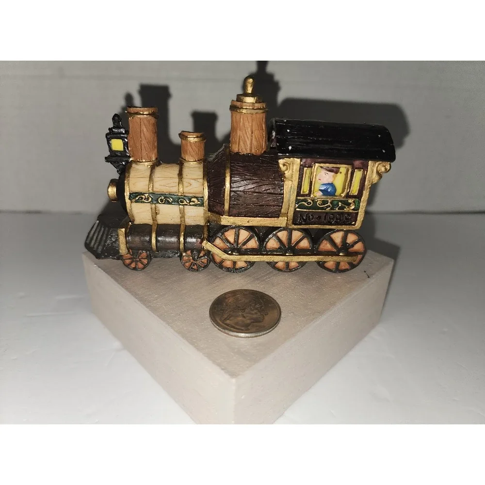 JC Penney Home Towne‎ Express Engine from the 1998 Edition Christmas Train